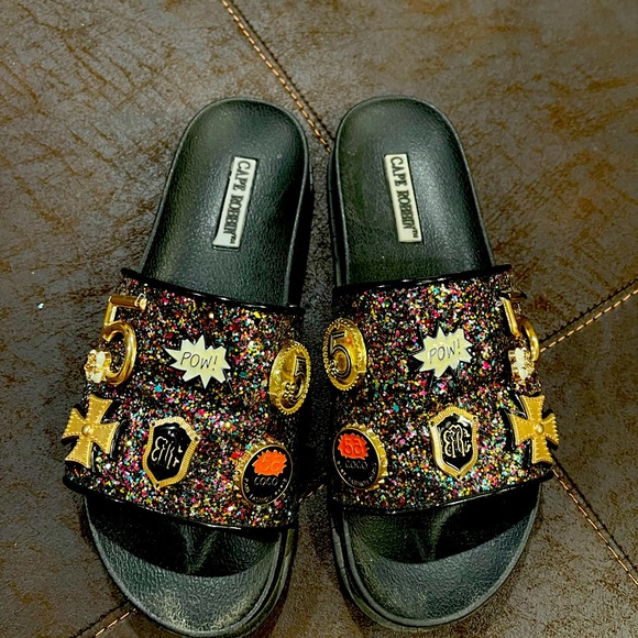 🌻 Cute Sandals 🌻 - Picture 2 of 5